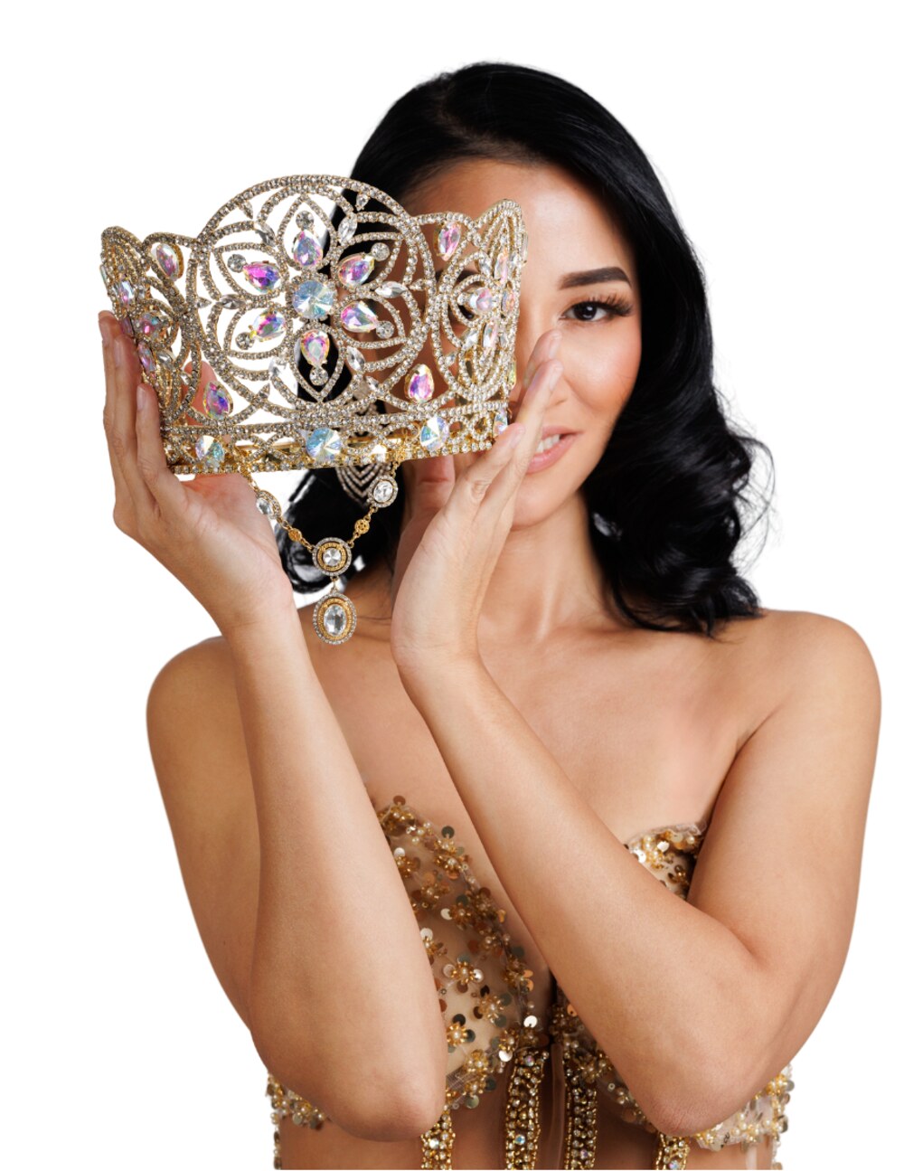 Ranti Wardhani holding a crown